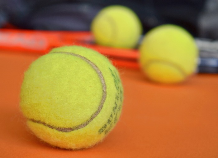 Principales diferencias entre las pelotas de tenis y pádel - Solucion Sport