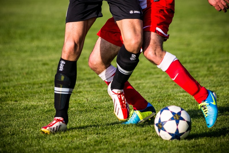 3 Métodos para jugar fútbol como un profesional