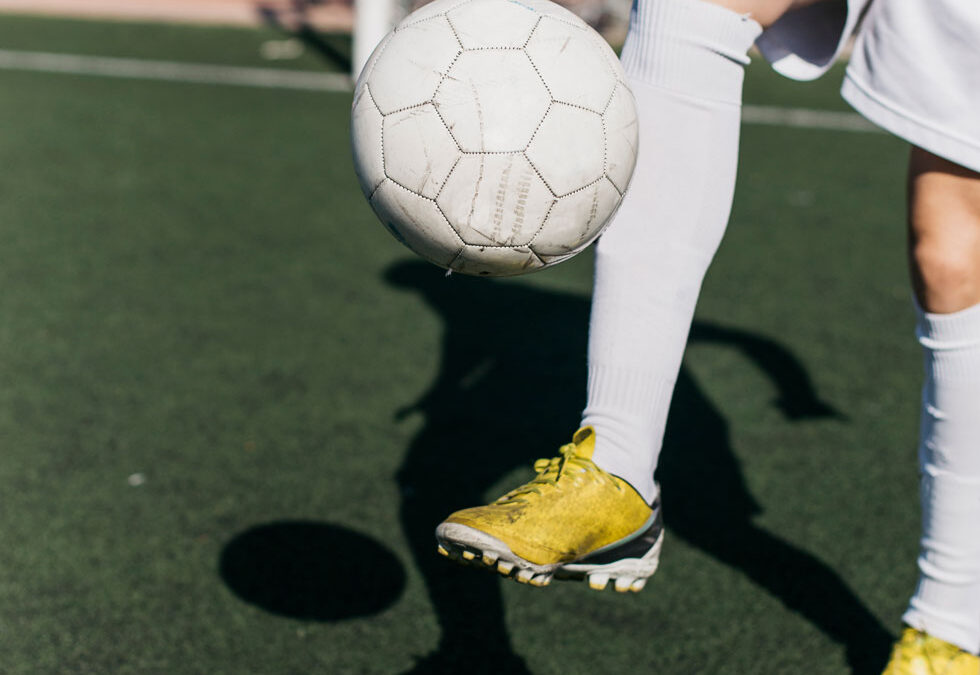 Cuál es la diferencia entre las zapatillas de fútbol y de fútbol sala